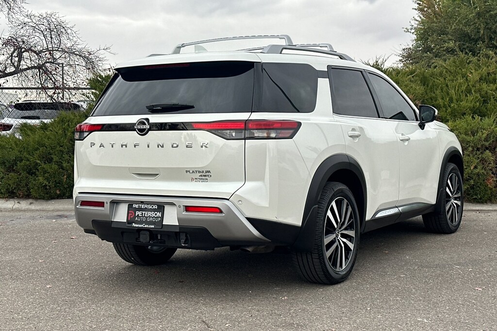 Used 2024 Nissan Pathfinder Platinum SUV