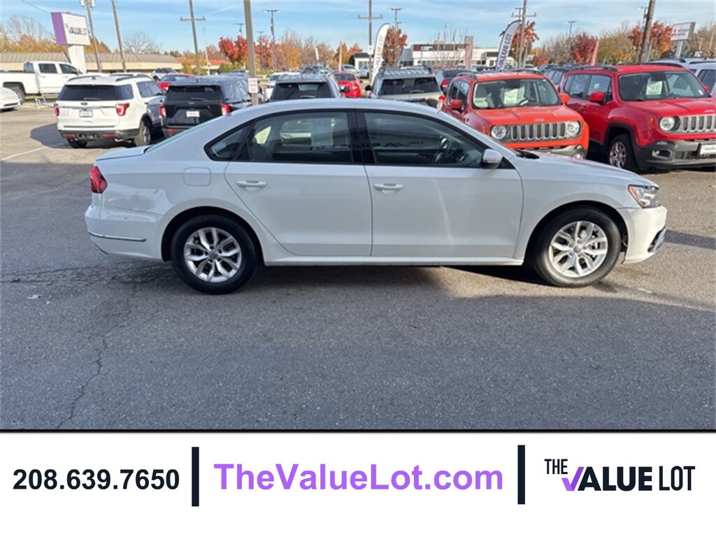 Used 2018 Volkswagen Passat 2.0T R-Line Sedan