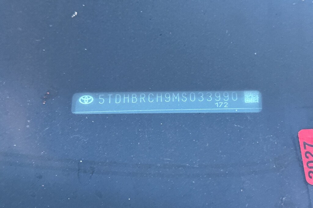 Used 2021 Toyota Highlander Hybrid XLE SUV