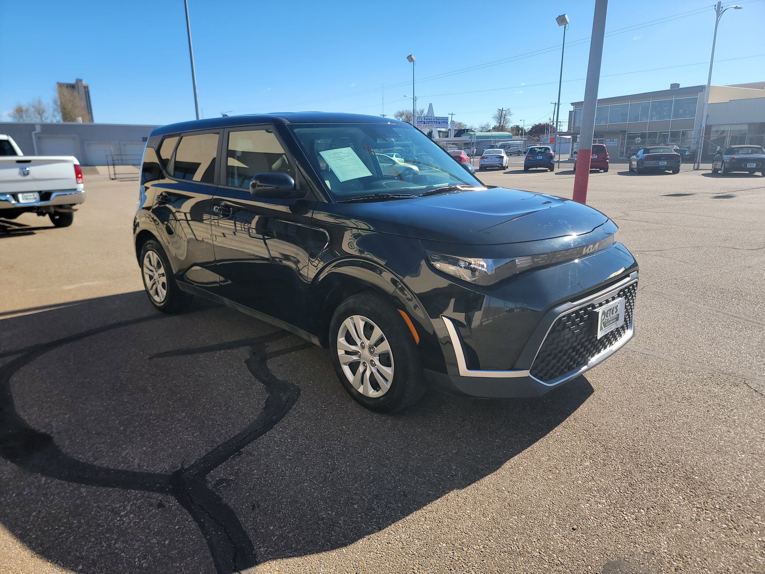 2023 Kia Soul LX photo 3