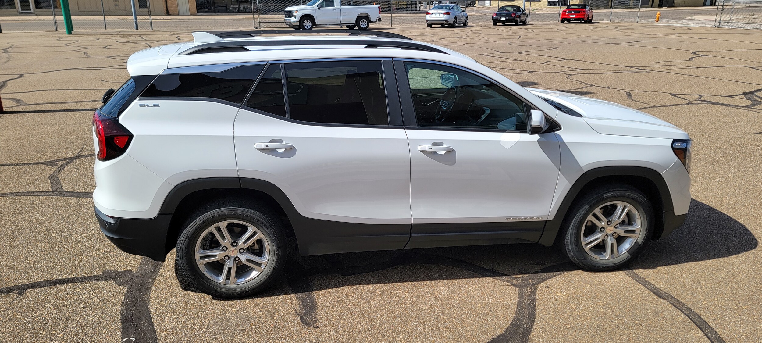 2023 Gmc Terrain SLE photo 4