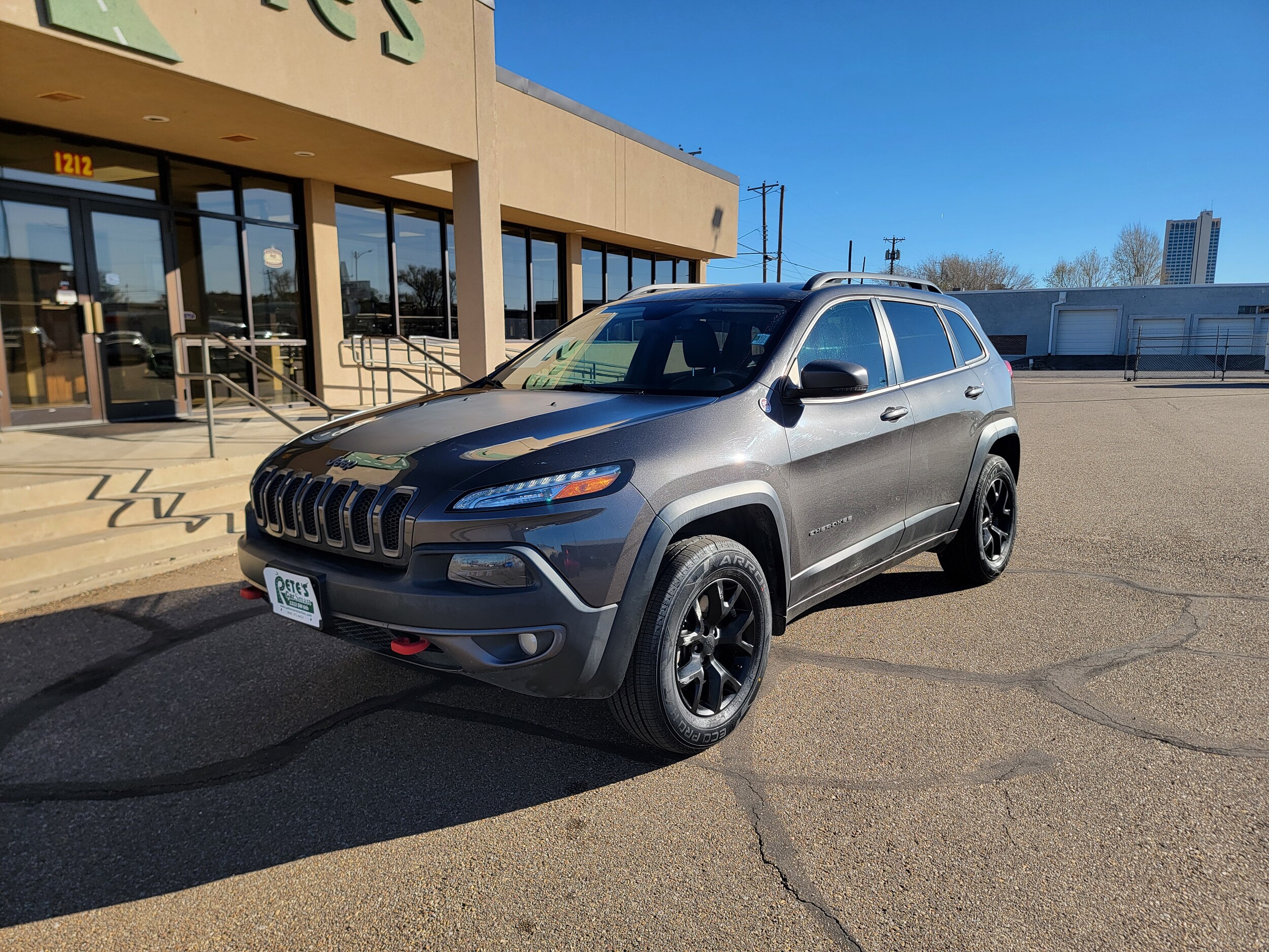 2018 Jeep Cherokee Trailhawk photo 2
