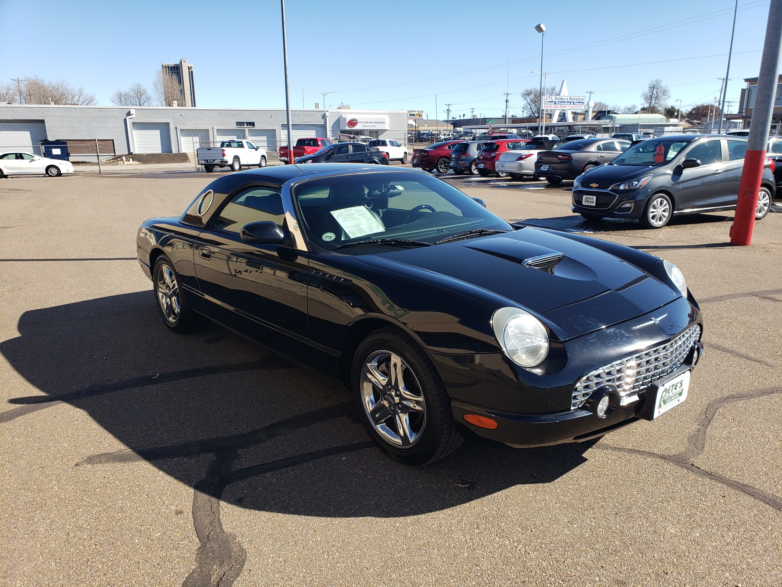 2002 Ford Thunderbird photo 3
