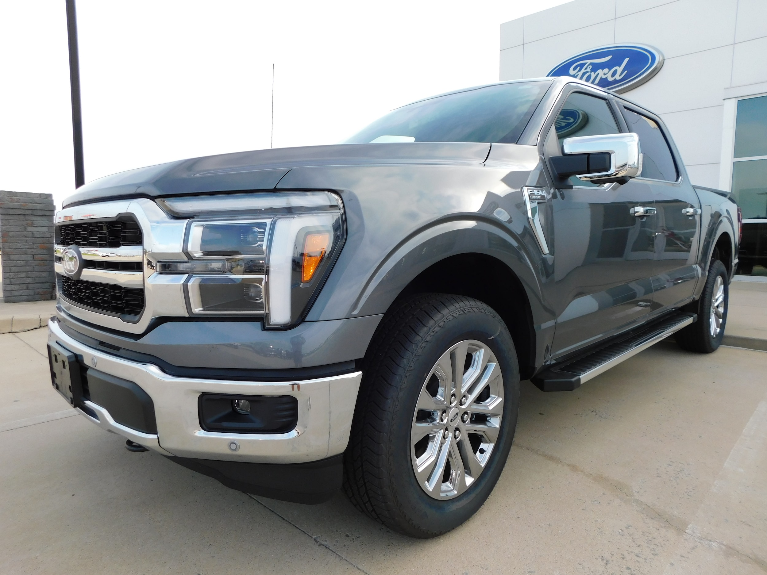 2025 Ford F-150 Lariat's photo