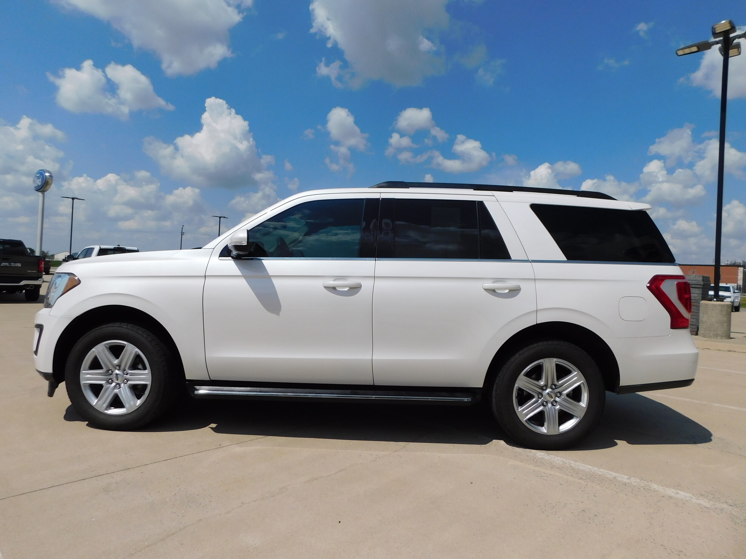 2019 Ford Expedition XLT photo 3