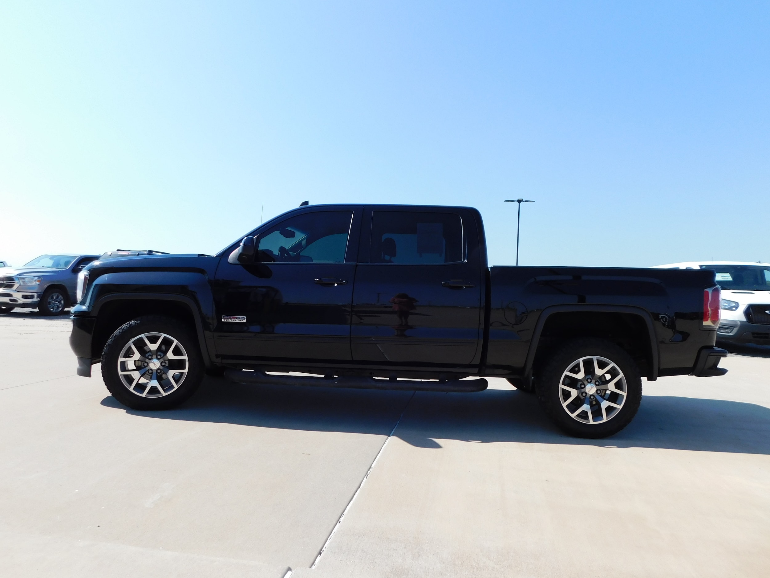 Used 2018 GMC Sierra 1500 SLT with VIN 3GTU2NECXJG119831 for sale in Stuttgart, AR