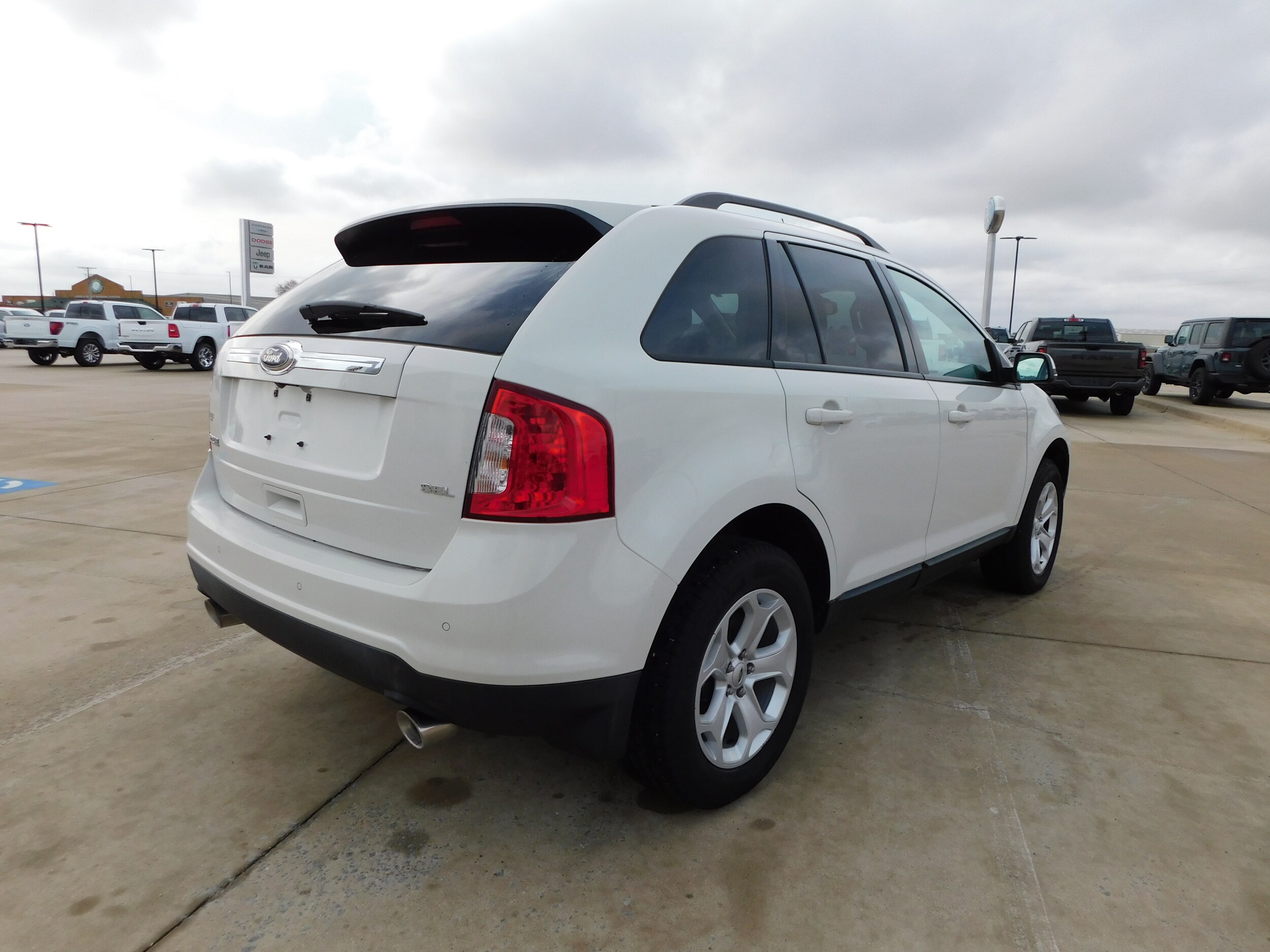 2013 Ford Edge SEL photo 4