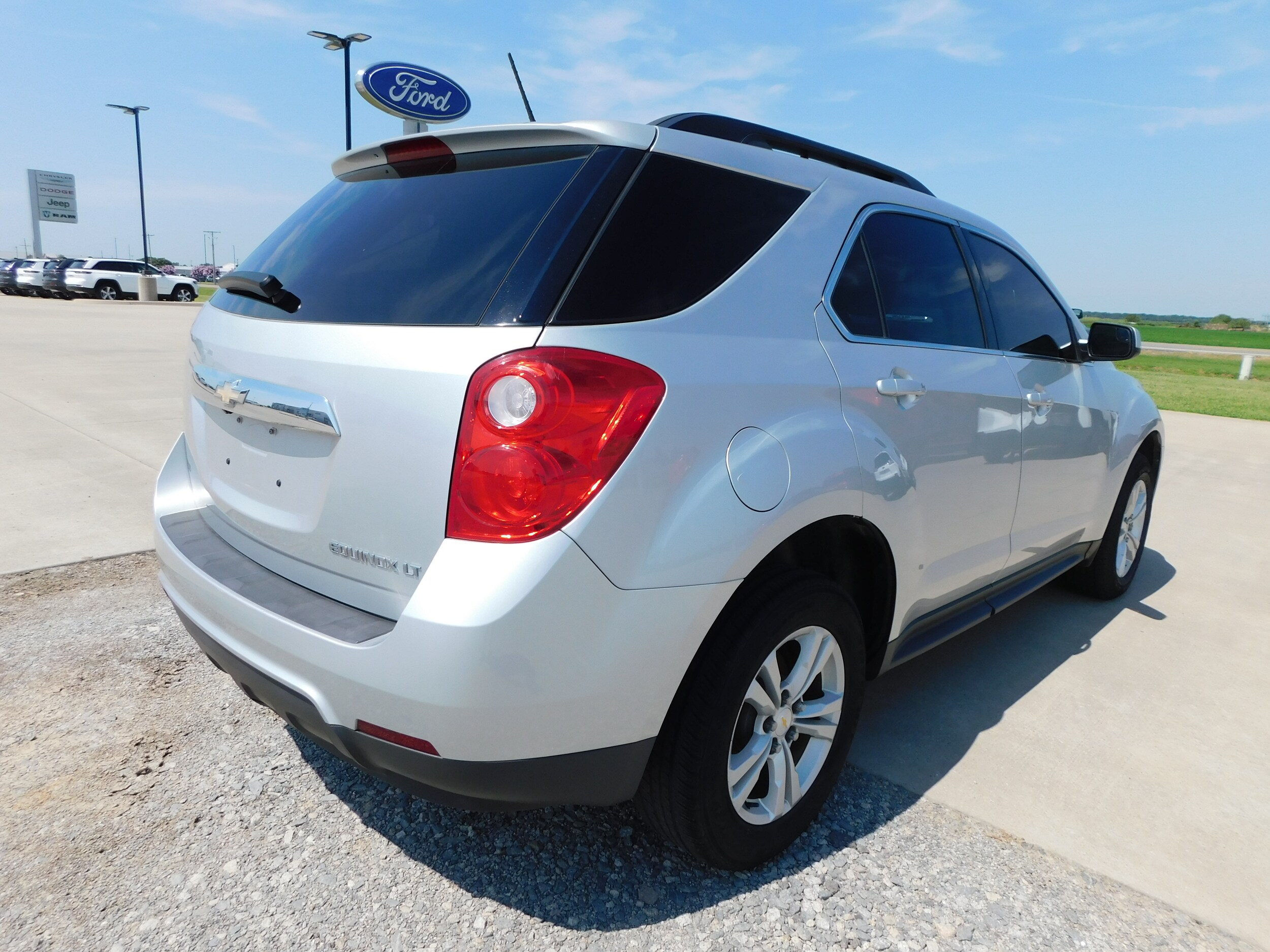 2014 Chevrolet Equinox photo 3