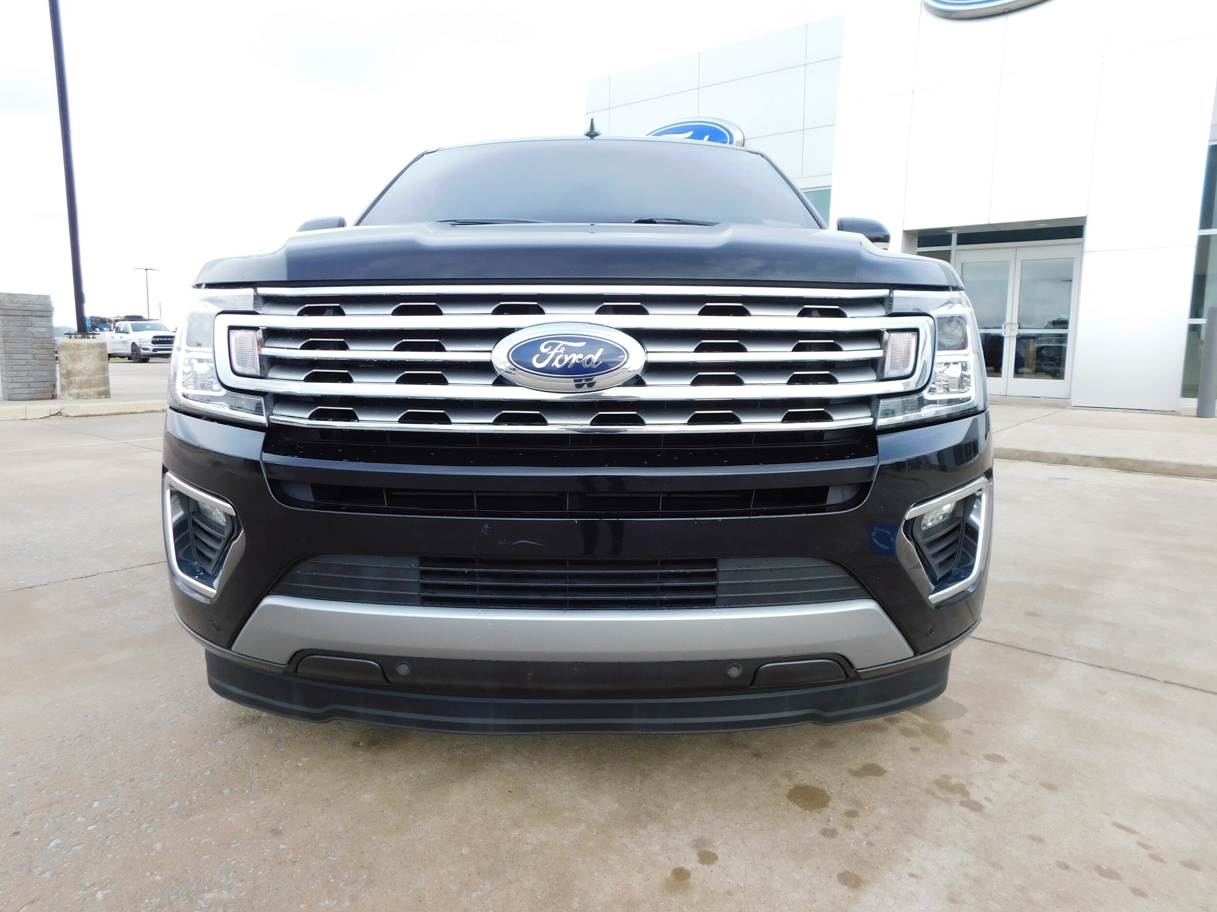 2019 Ford Expedition Limited photo 2