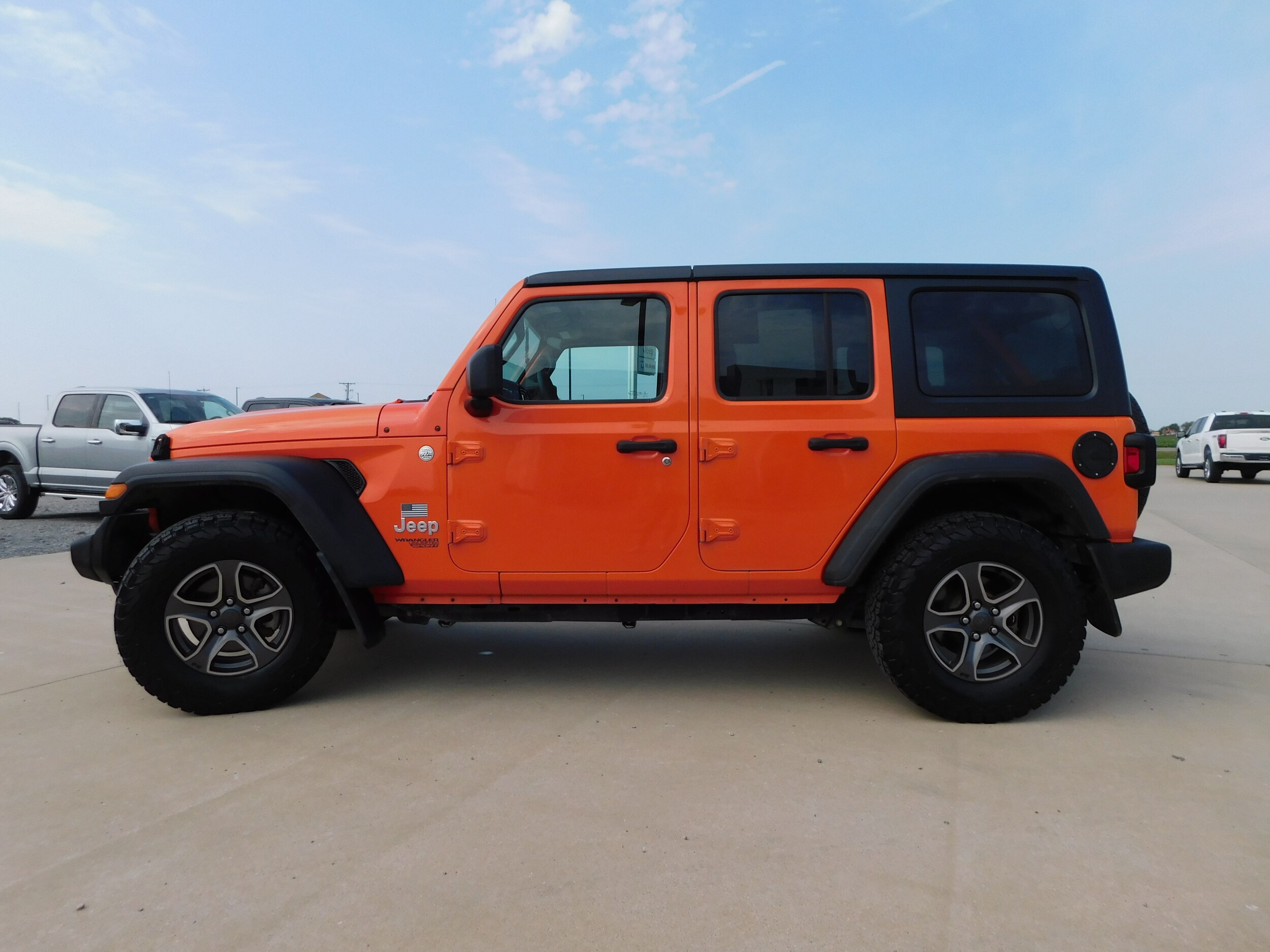 2018 Jeep Wrangler Unlimited Sport photo 2