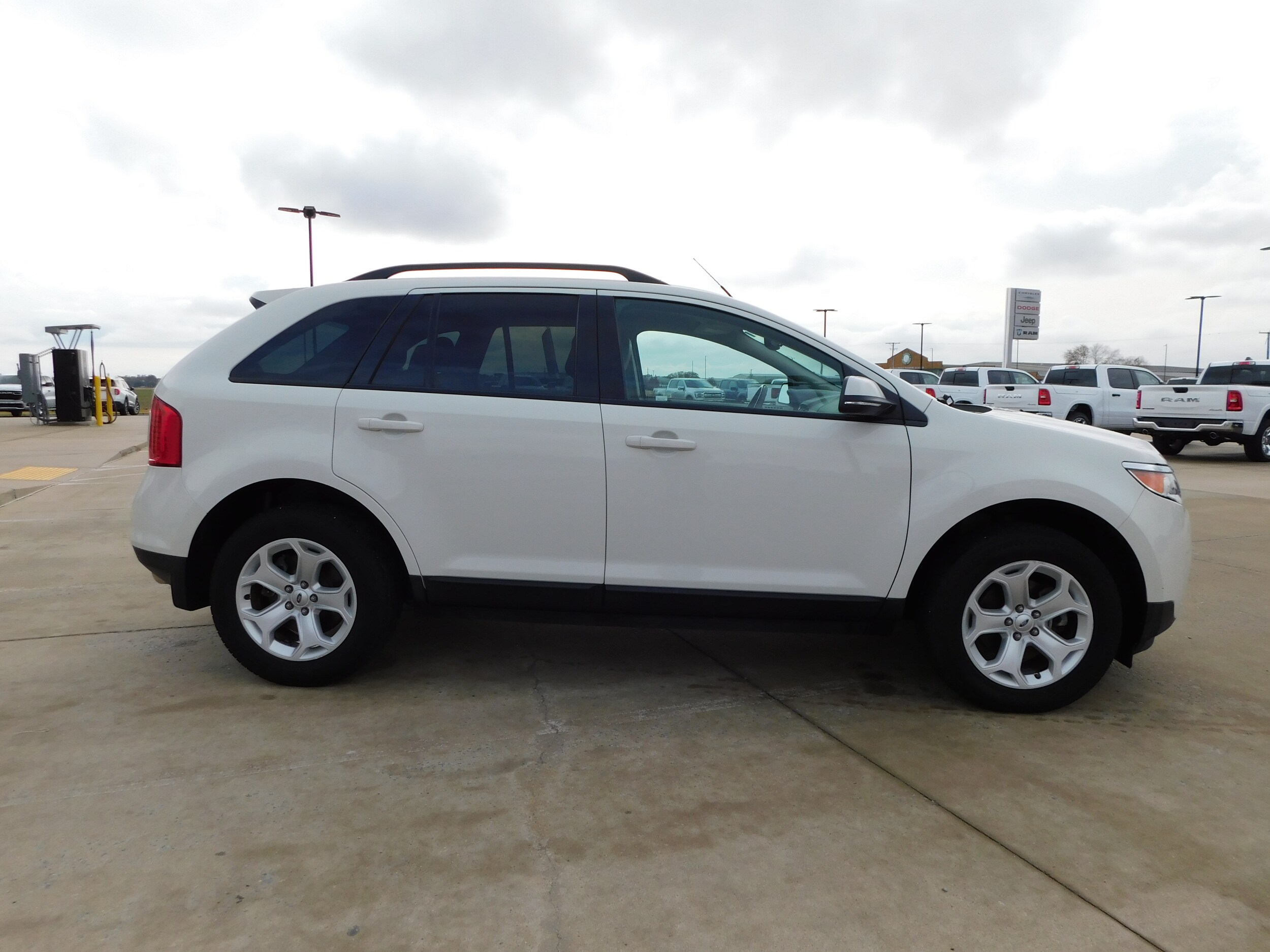 2013 Ford Edge SEL photo 3
