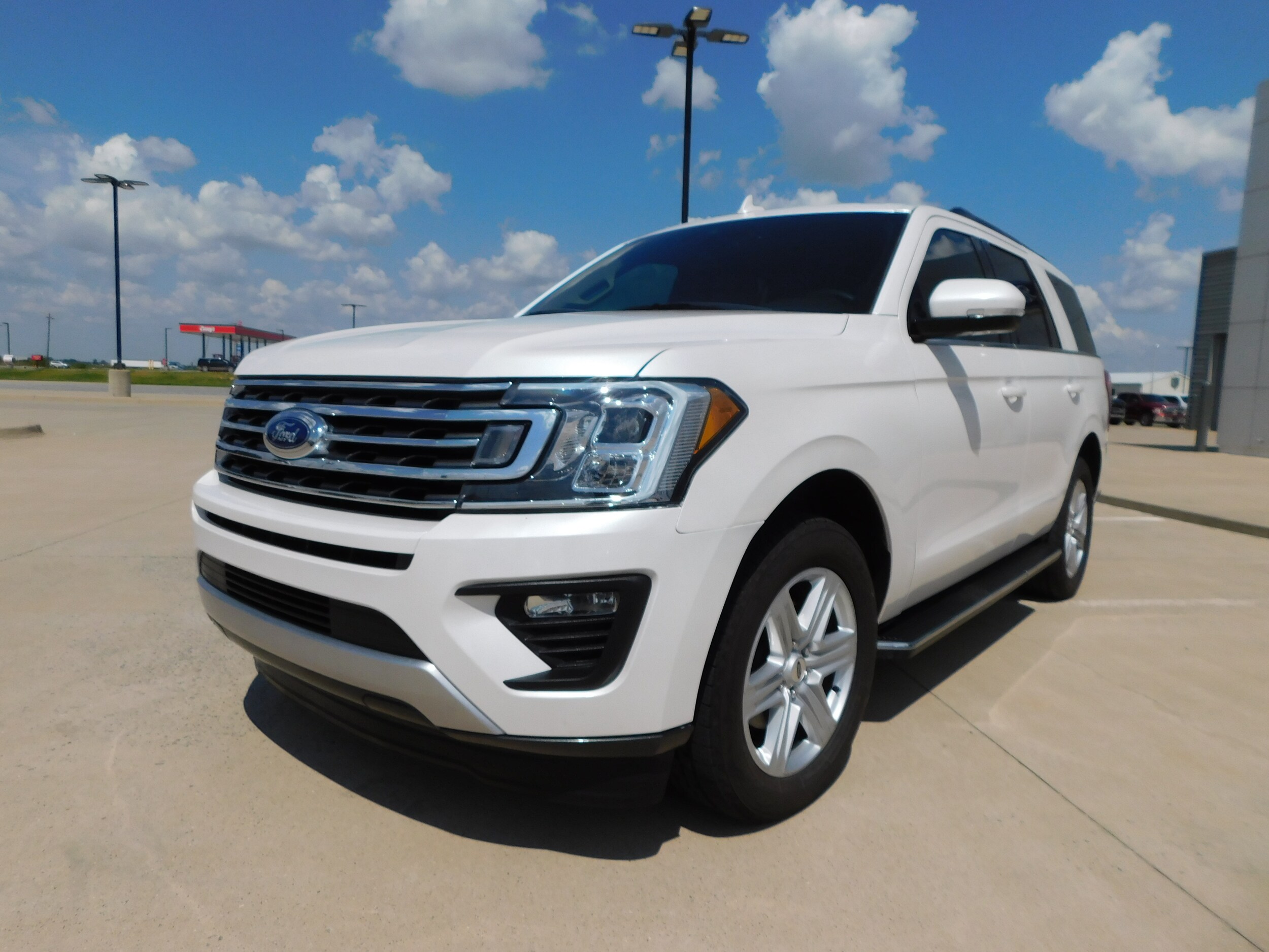 2019 Ford Expedition XLT photo 2