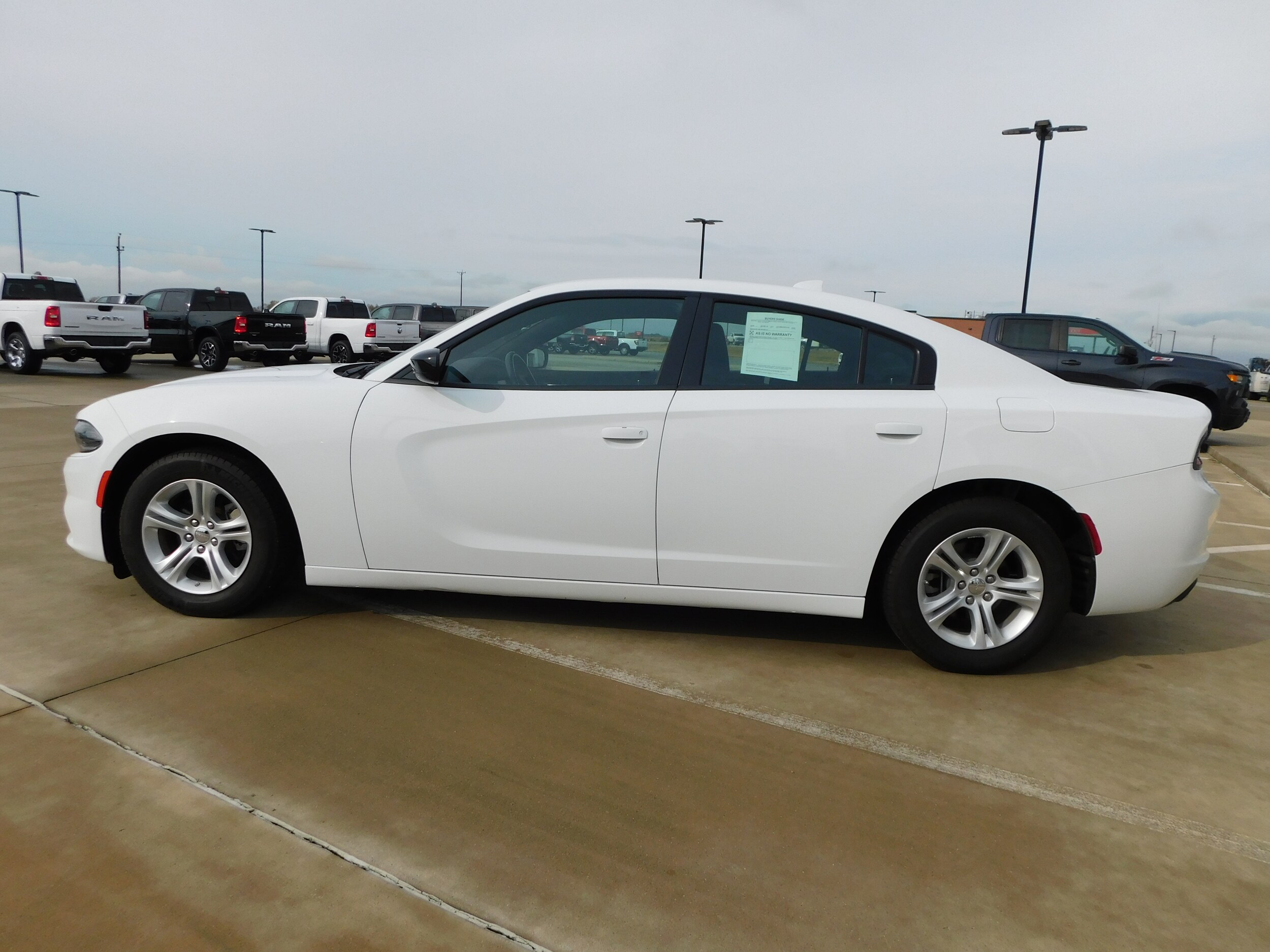 2023 Dodge Charger SXT photo 3