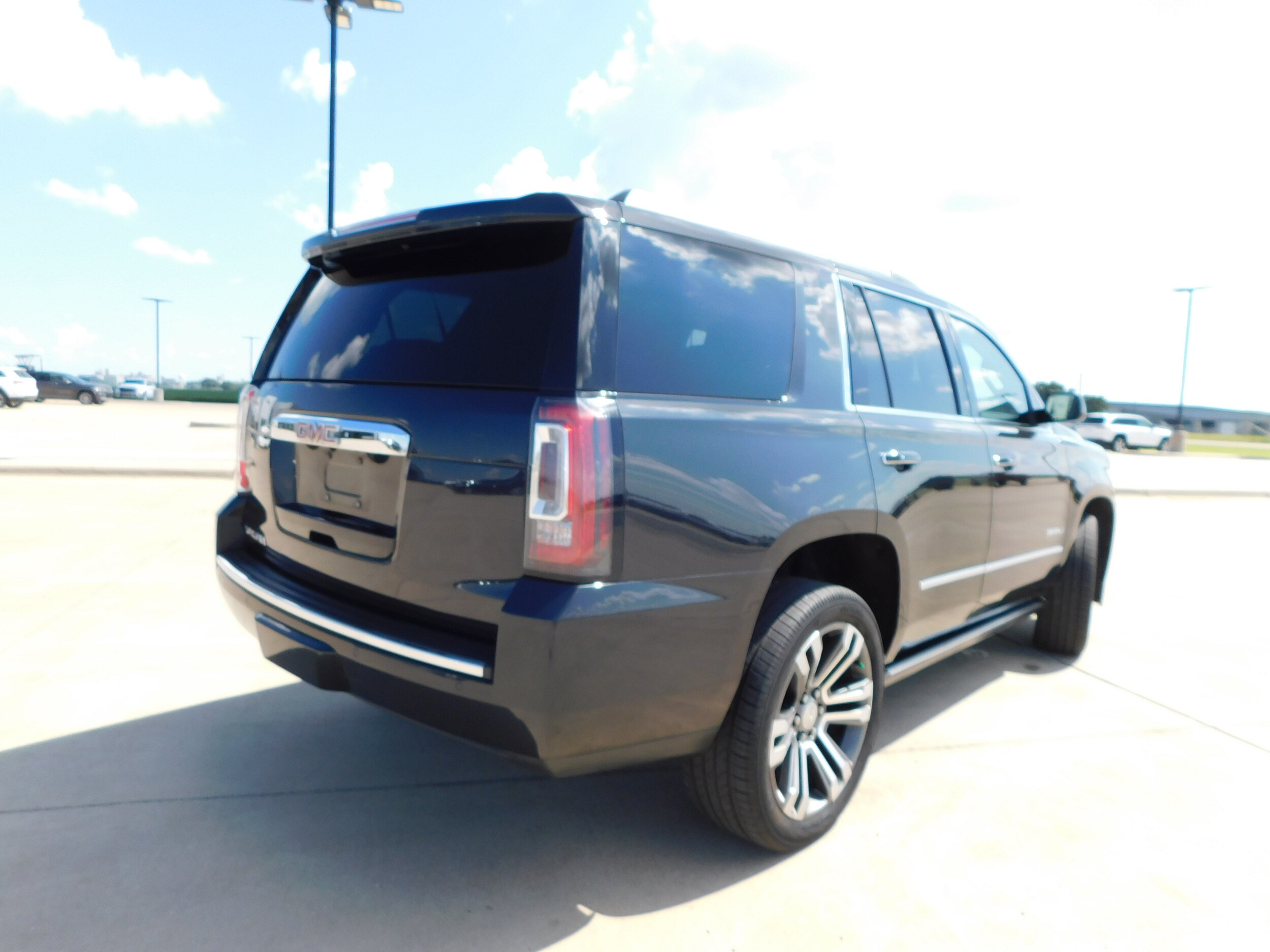 2020 Gmc Yukon Denali photo 3