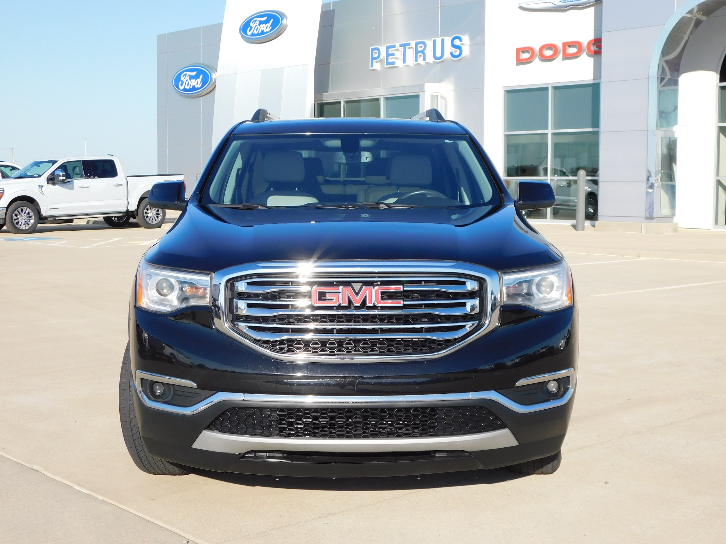 Used 2018 GMC Acadia SLT-1 with VIN 1GKKNMLA8JZ143902 for sale in Stuttgart, AR