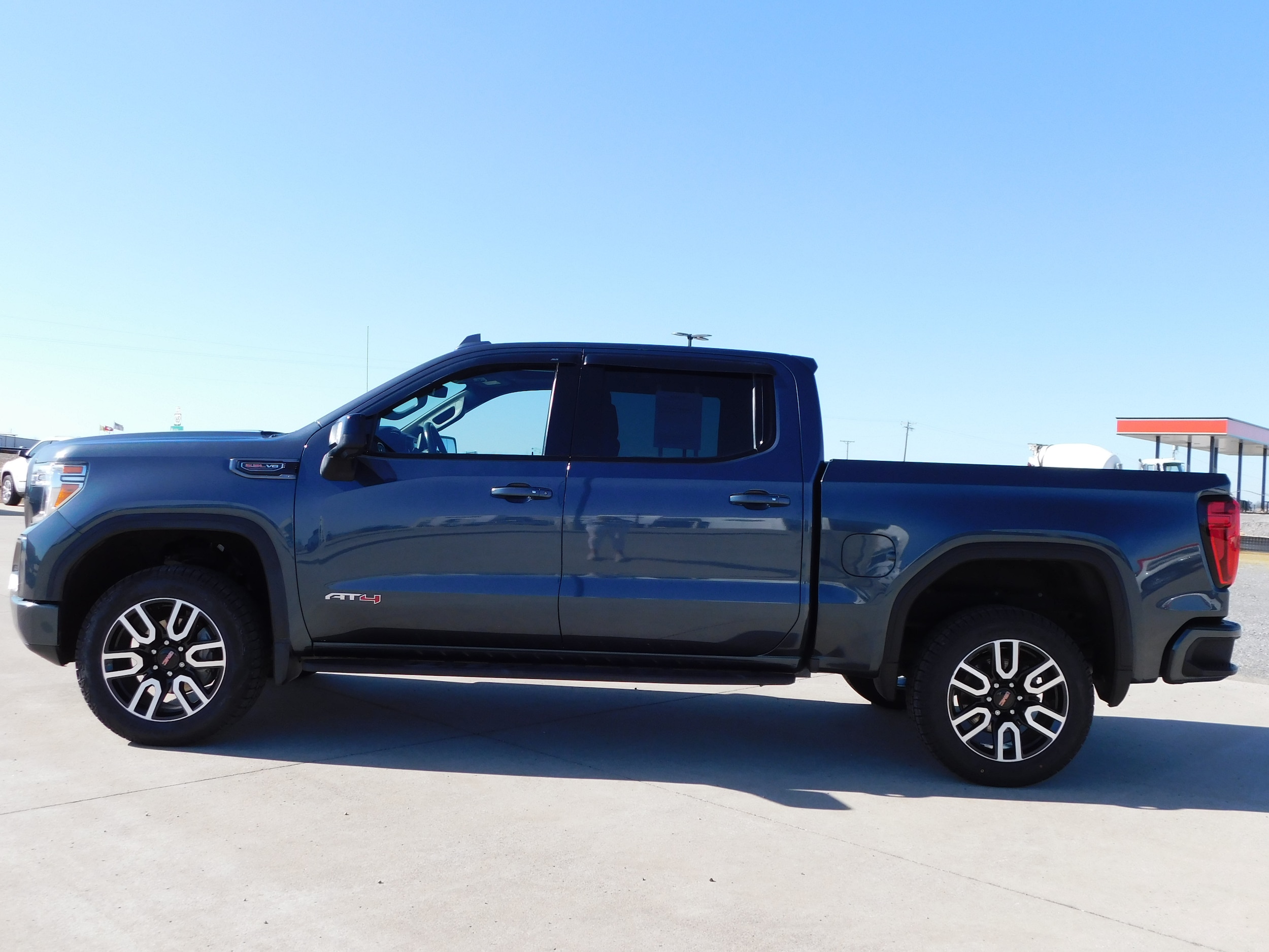 Used 2022 GMC Sierra 1500 Limited AT4 with VIN 1GTP9EEL7NZ227418 for sale in Little Rock