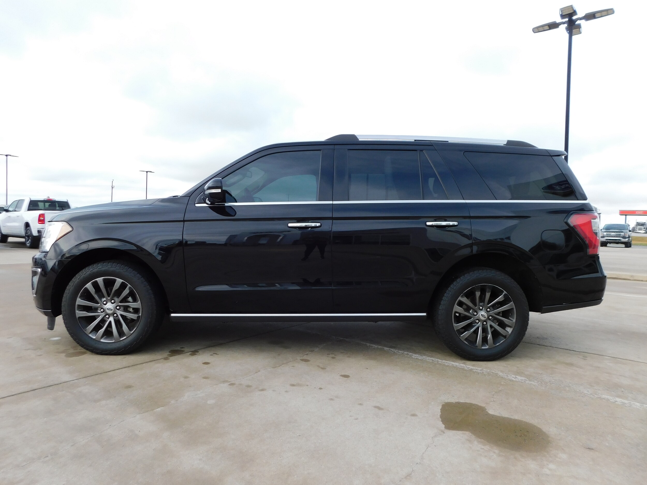 2019 Ford Expedition Limited photo 4