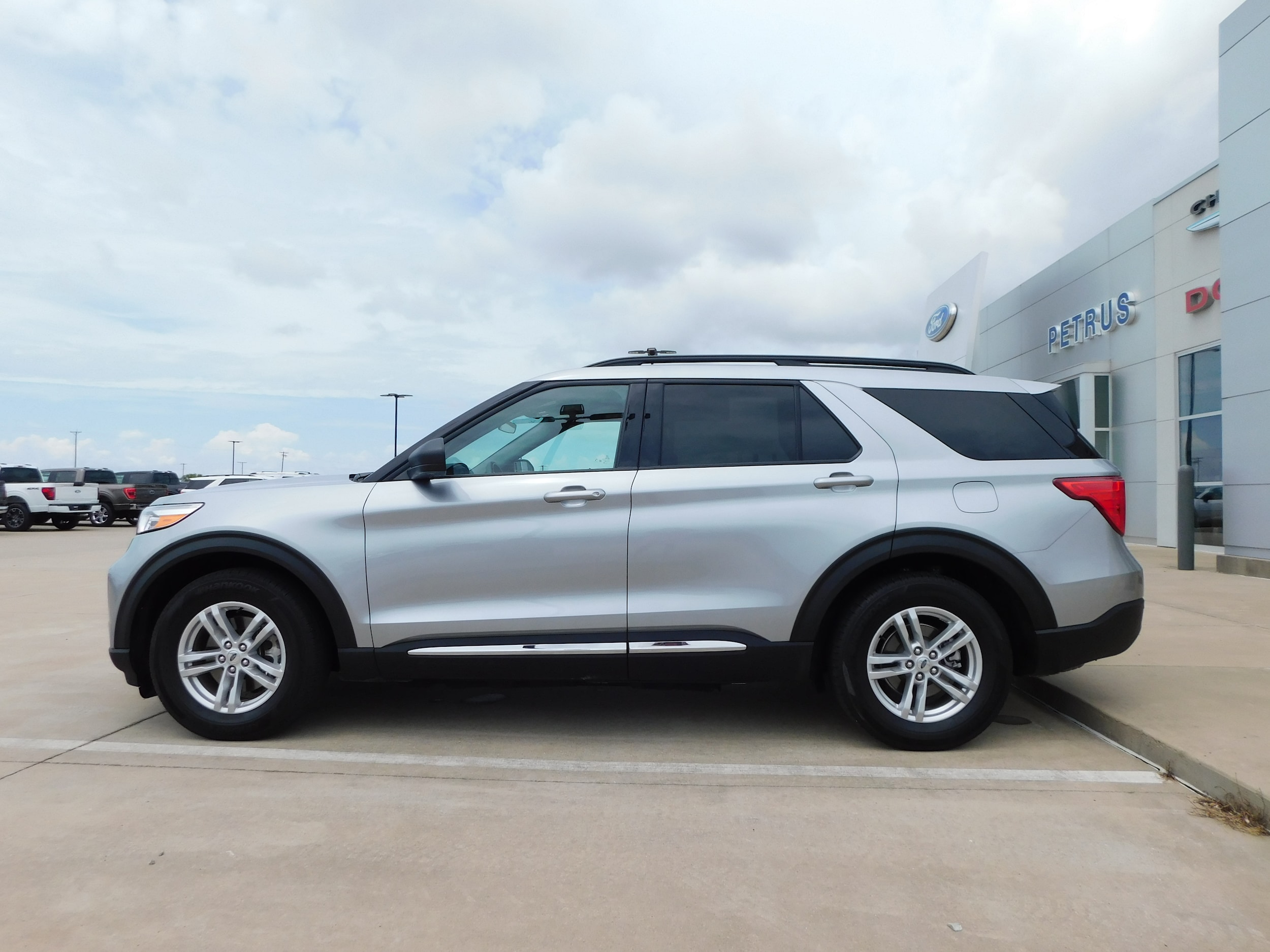 Used 2023 Ford Explorer XLT with VIN 1FMSK7DH8PGA90894 for sale in Stuttgart, AR