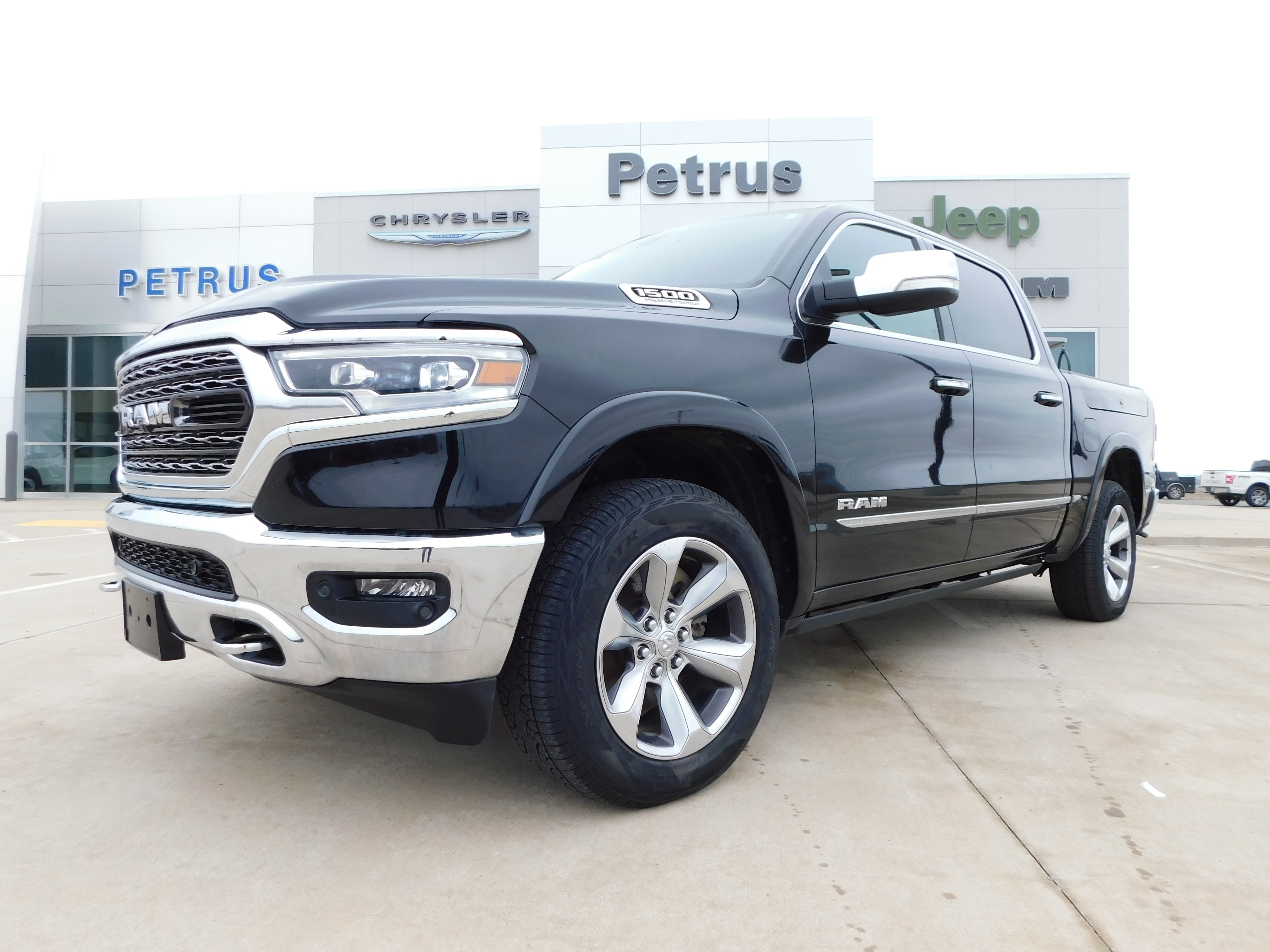 Used 2021 RAM Ram 1500 Pickup Limited with VIN 1C6SRFHT3MN547067 for sale in Little Rock