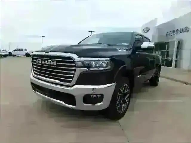 2025 Ram 1500 Laramie photo 3