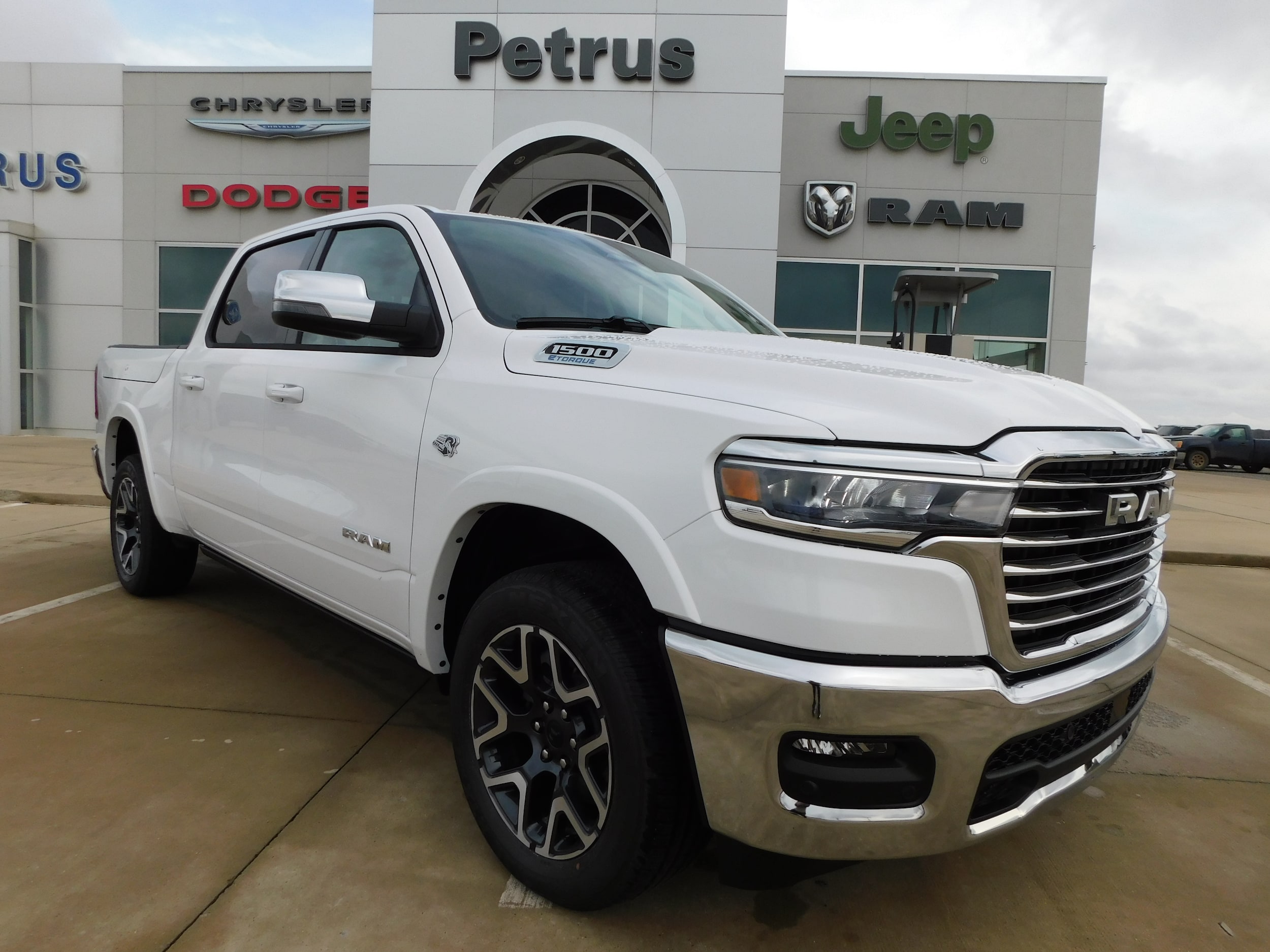 2026 RAM Ram 1500 Pickup Laramie's photo