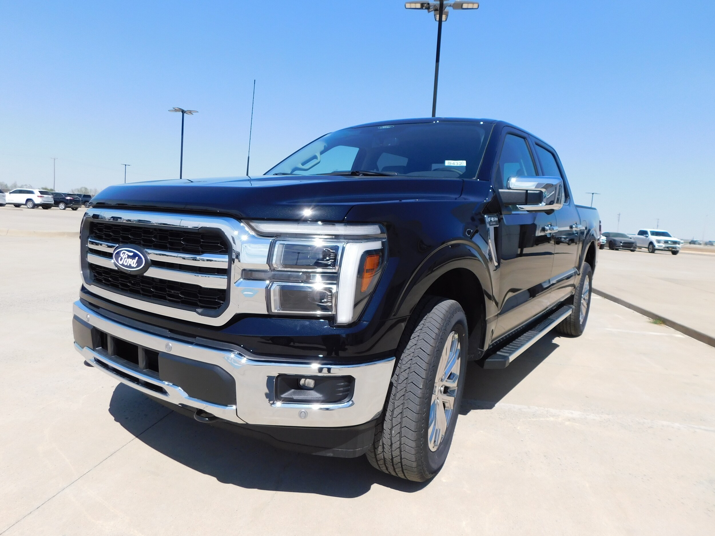 2025 Ford F-150 Lariat photo 4