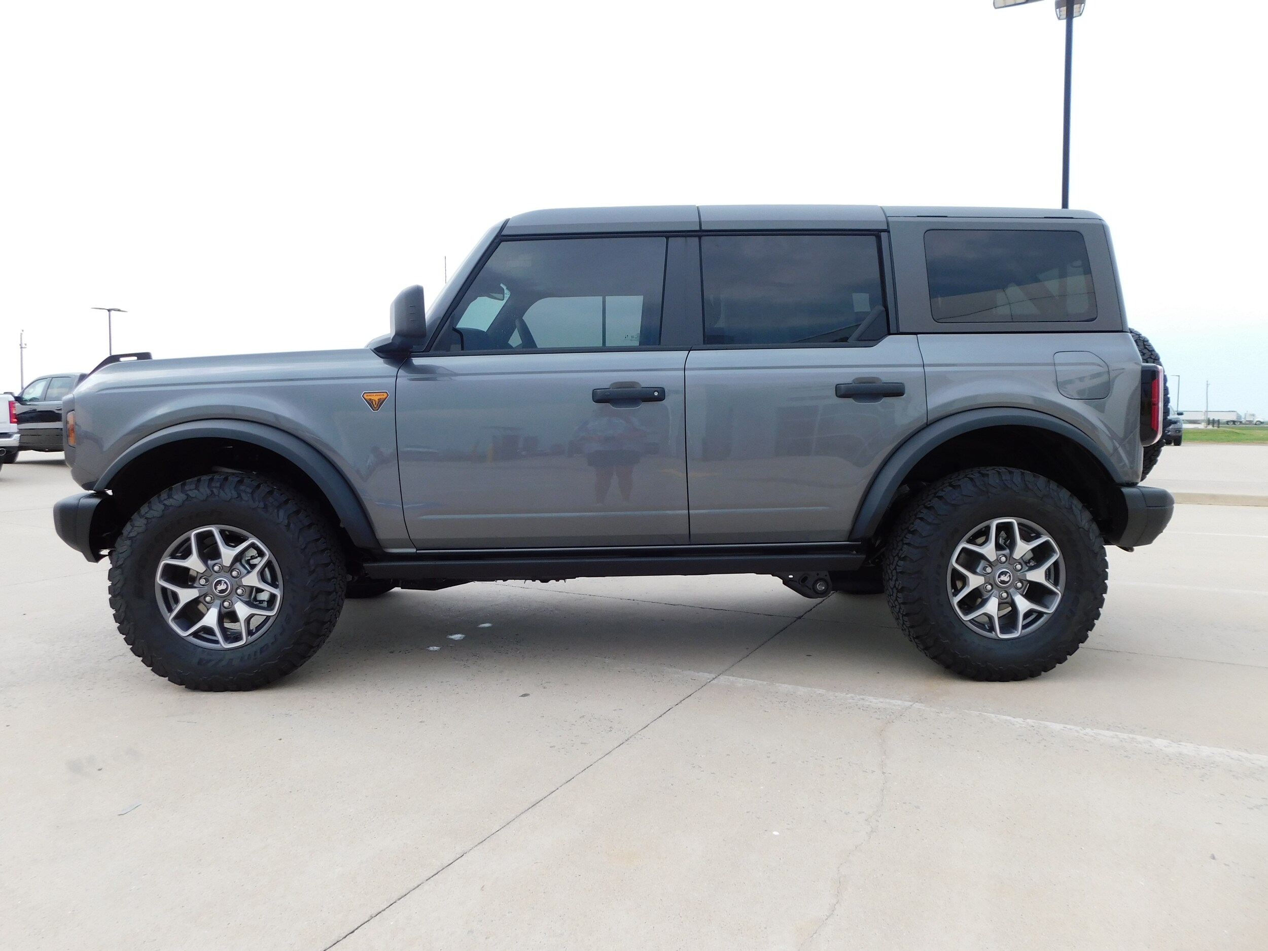 2025 Ford Bronco Badlands photo 3