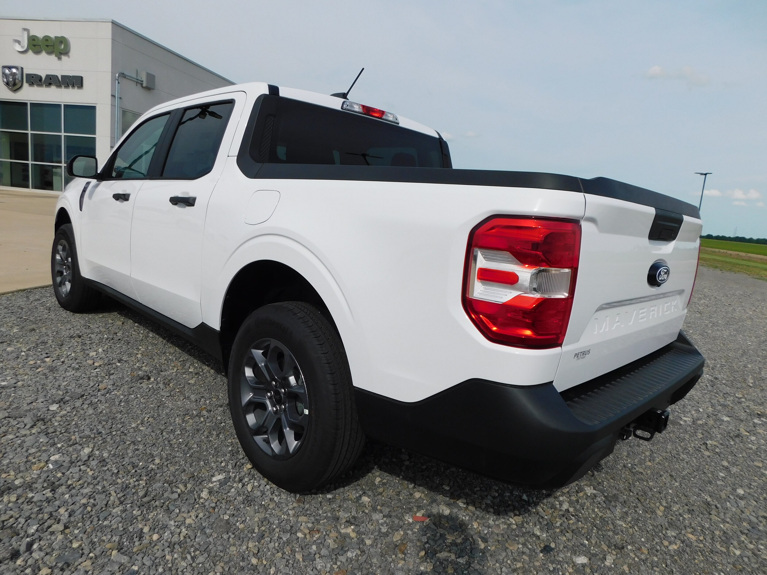 2025 Ford Maverick XLT photo 2