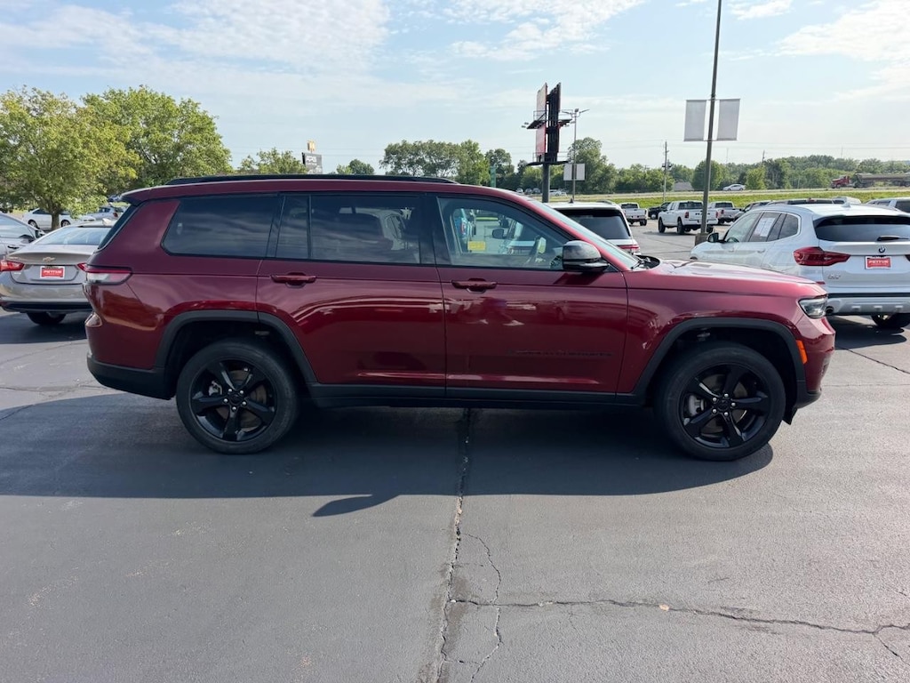 Used 2023 Jeep Grand Cherokee L Altitude 4x4 SUV