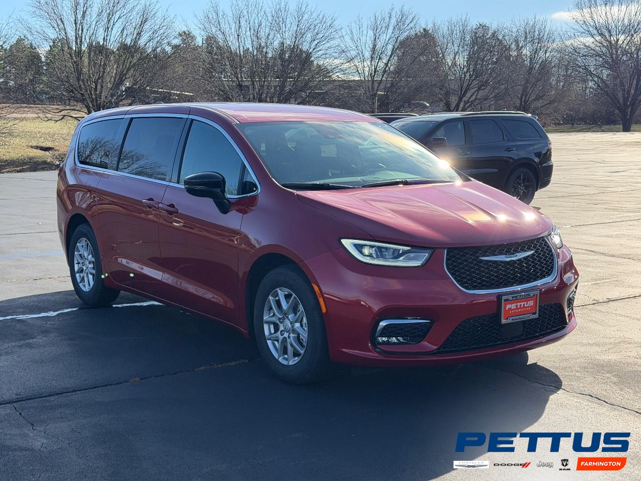 2026 Chrysler Pacifica Select's photo