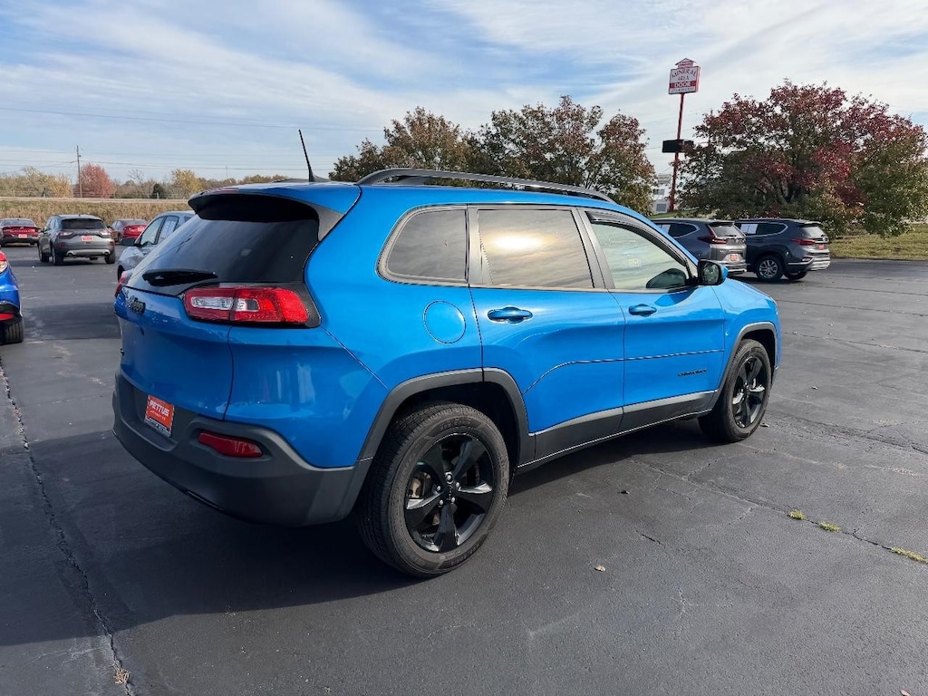 Used 2018 Jeep Cherokee Latitude 4x4 SUV