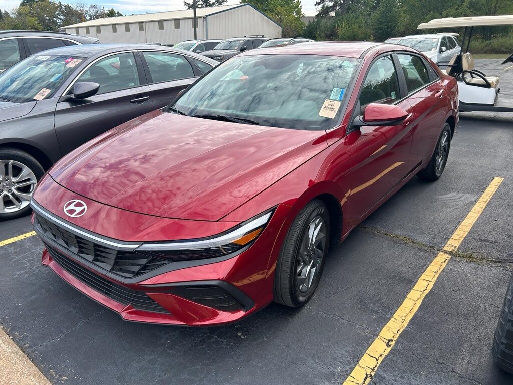 Used 2024 Hyundai Elantra SEL IVT Sedan
