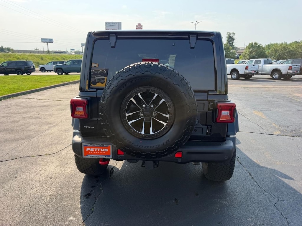 New 2026 Jeep Wrangler 4-DOOR RUBICON X Sport Utility