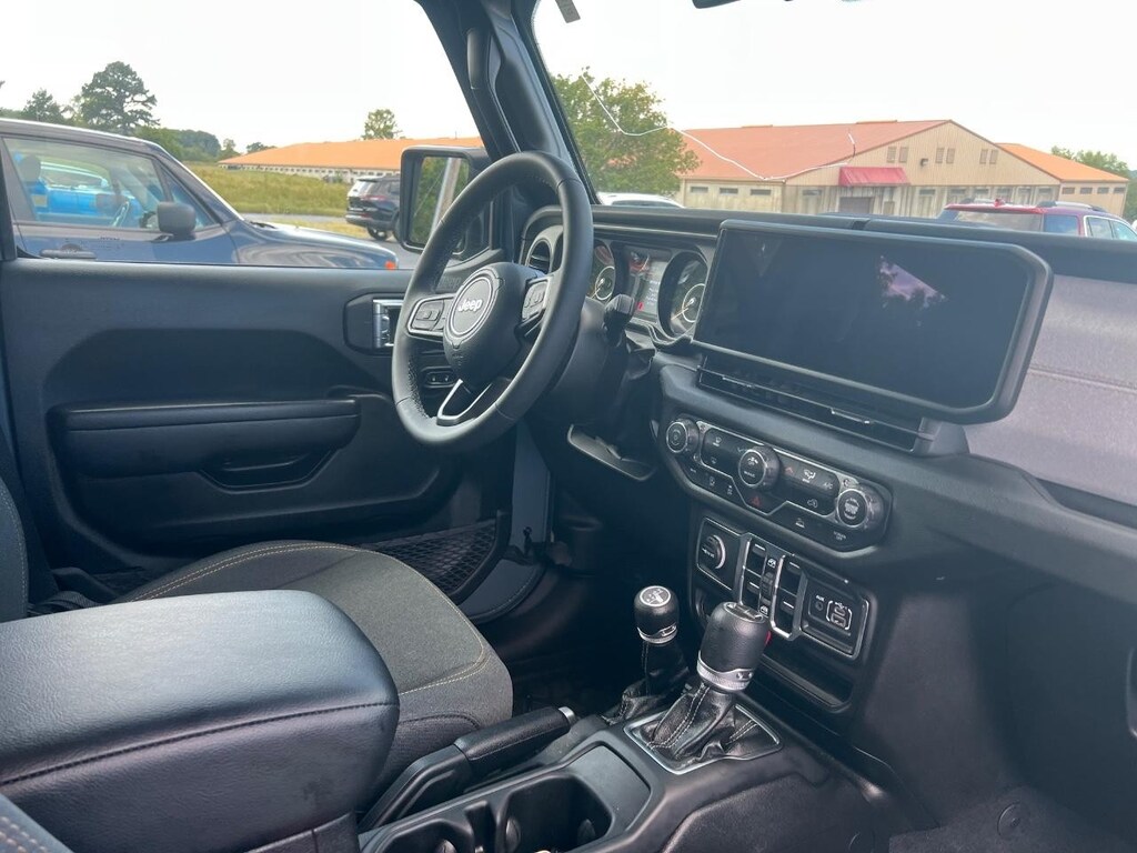 Used 2025 Jeep Gladiator Sport S Truck
