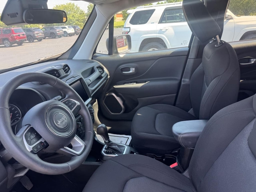 Used 2023 Jeep Renegade Latitude SUV
