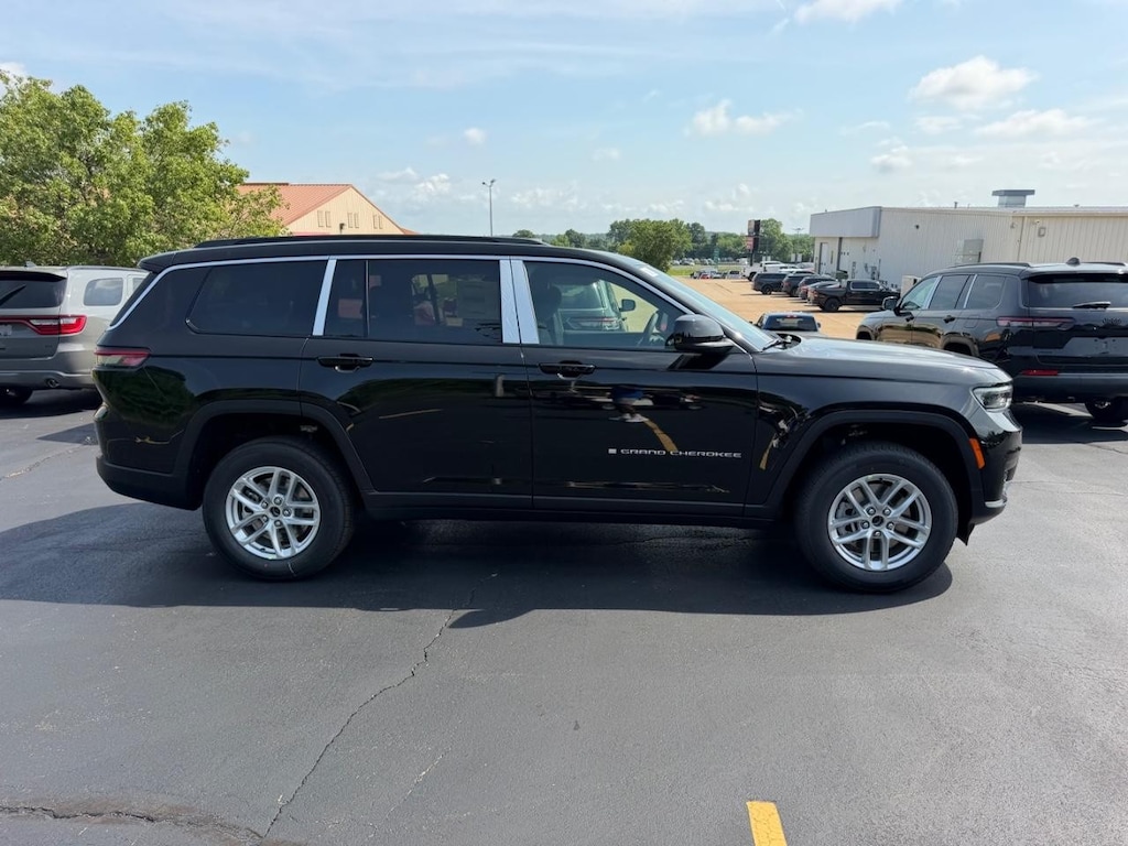 New 2026 Jeep Grand Cherokee L Laredo X 4x4 Sport Utility