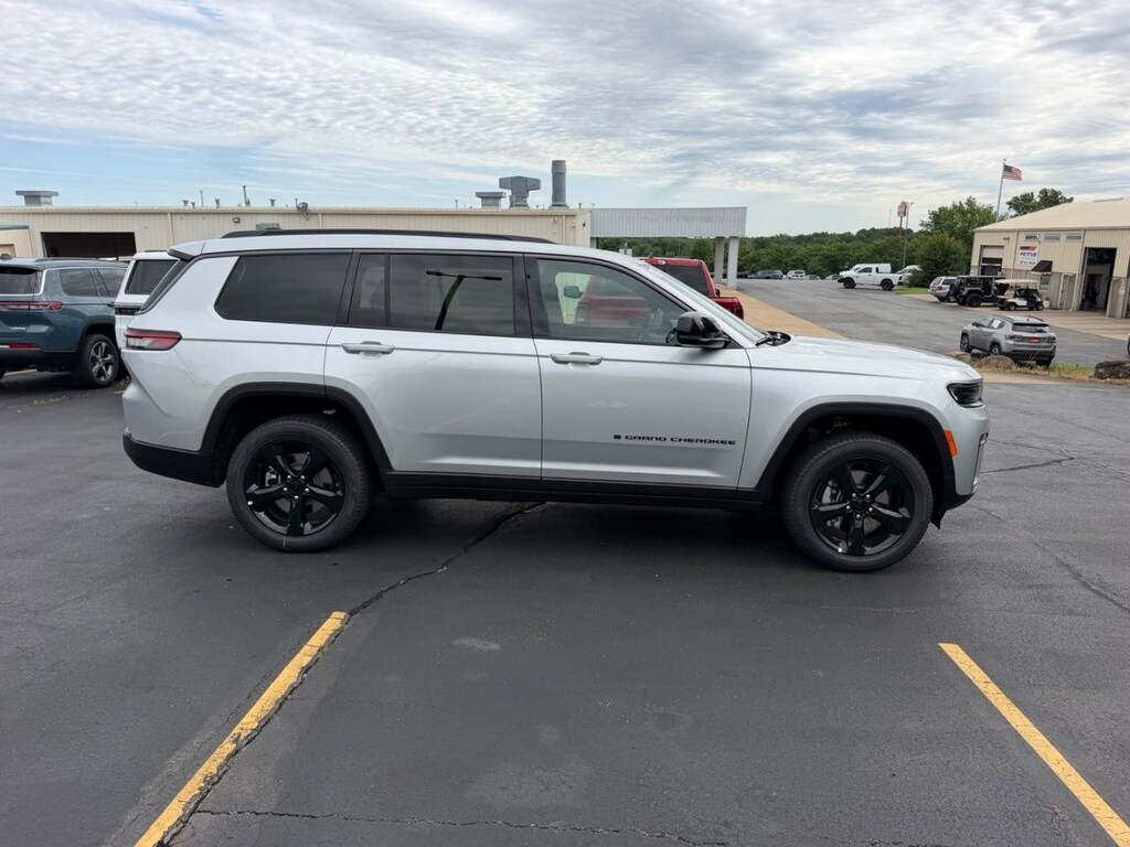 New 2026 Jeep Grand Cherokee L Limited 4x4 Sport Utility