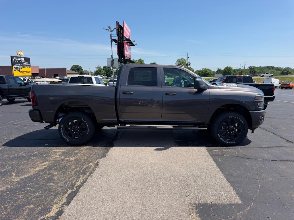 New 2026 Ram 2500 BLACK EXPRESS CREW CAB 4X4 6'4 BOX Pickup