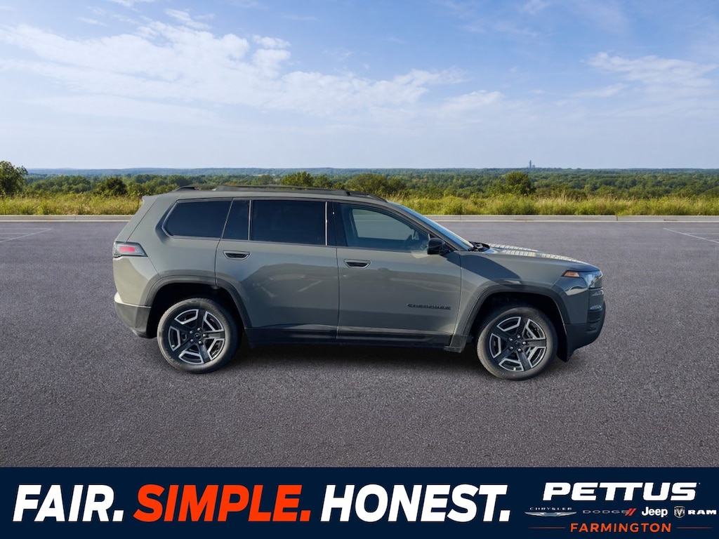 New 2026 Jeep Cherokee Laredo 4x4 Sport Utility