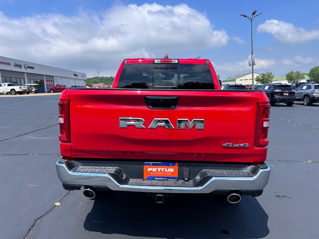 2025 Ram 1500 Tradesman photo 4