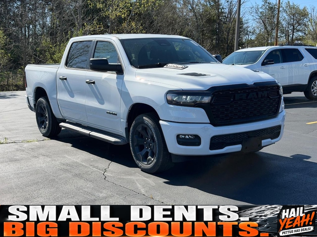 New 2026 Ram 1500 EXPRESS CREW CAB 4X4 5'7 BOX Pickup