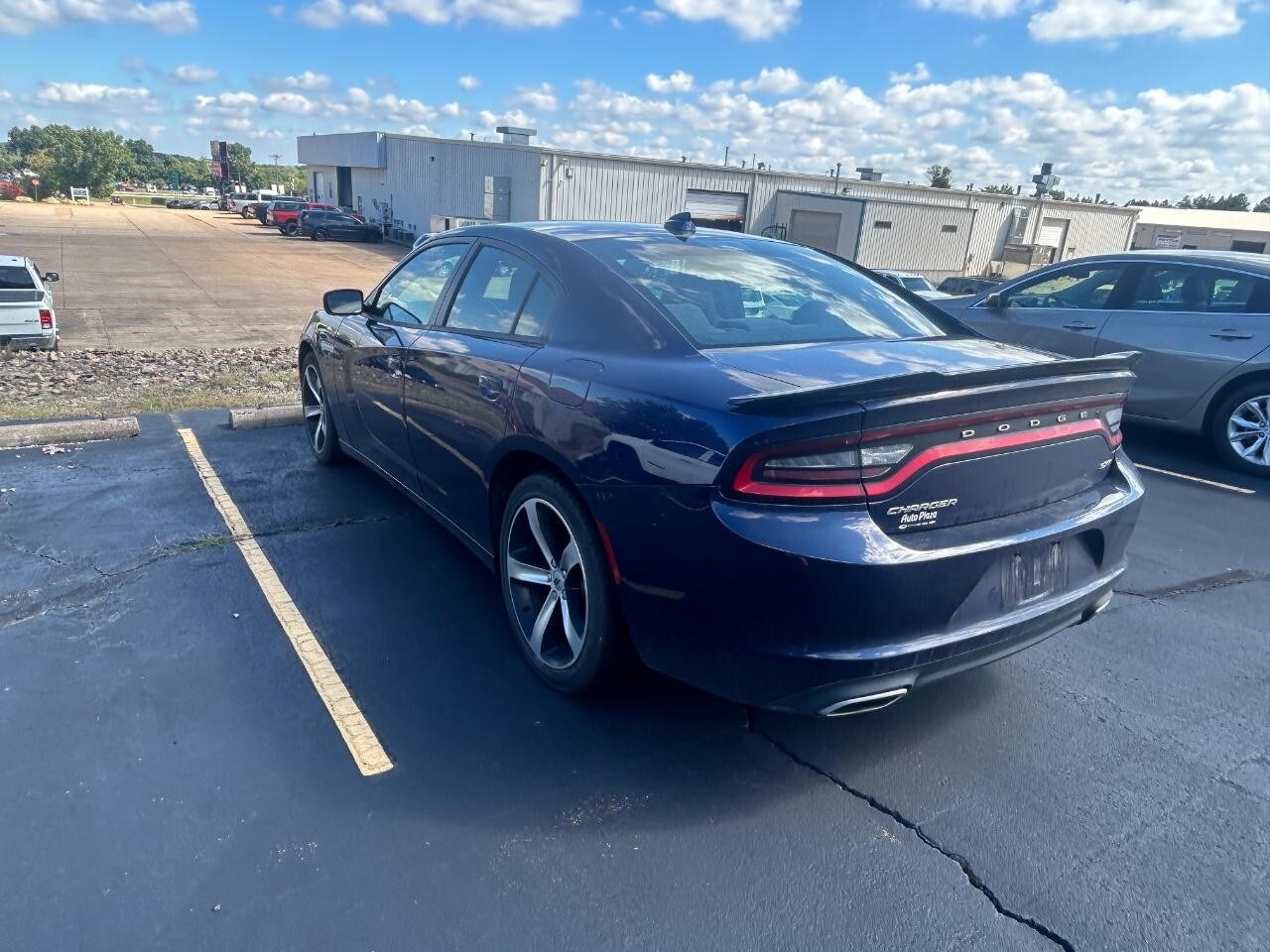 2017 Dodge Charger SXT photo 3