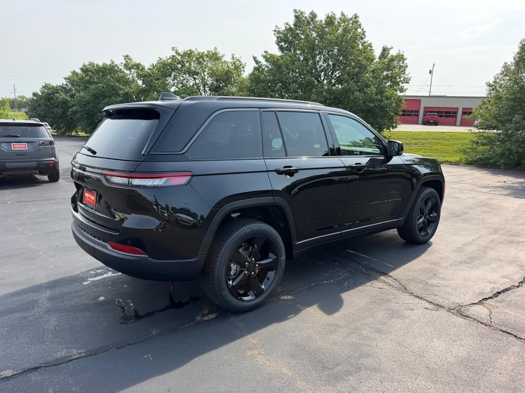 New 2026 Jeep Grand Cherokee Limited 4x4 Sport Utility