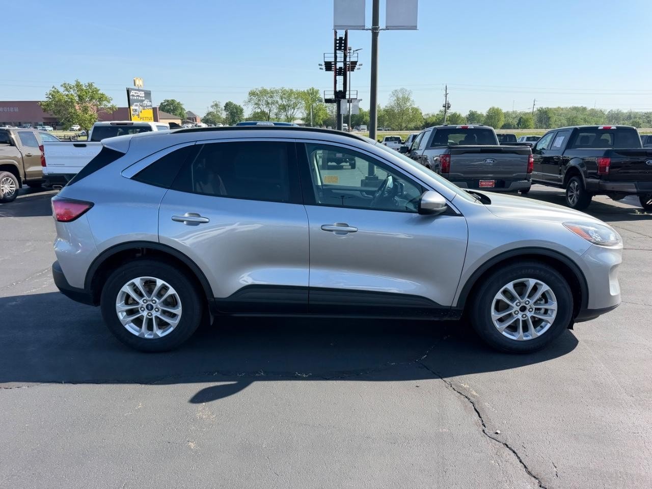 Used 2021 Ford Escape SE with VIN 1FMCU0BZ4MUB06684 for sale in Farmington, MO