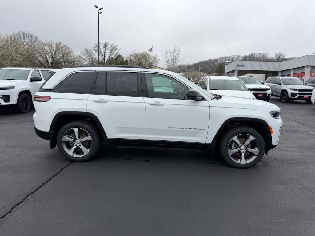 New 2026 Jeep Grand Cherokee Limited 4x4 Sport Utility