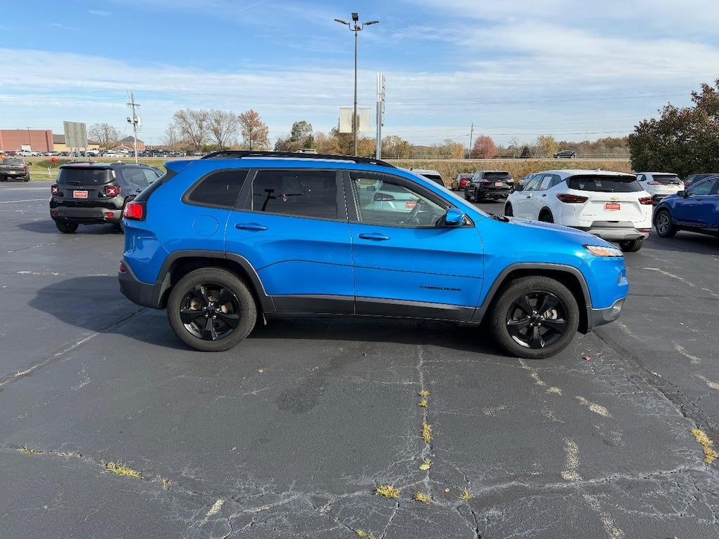 Used 2018 Jeep Cherokee Latitude 4x4 SUV