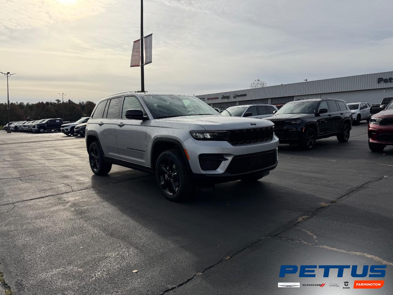 2025 Jeep Grand Cherokee Altitude's photo