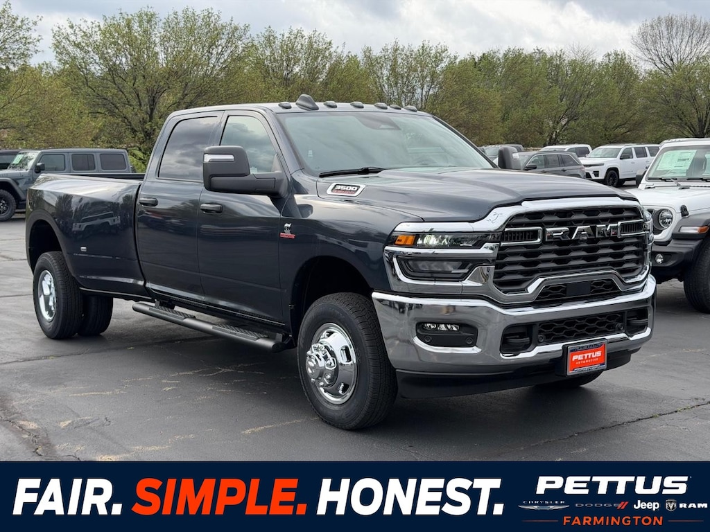 New 2026 Ram 3500 TRADESMAN CREW CAB 4X4 8' BOX Pickup