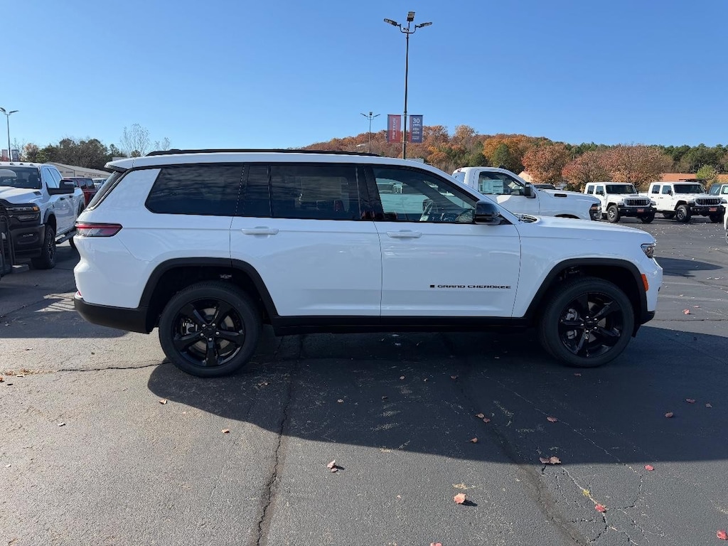 New 2025 Jeep Grand Cherokee L Altitude X 4x4 Sport Utility