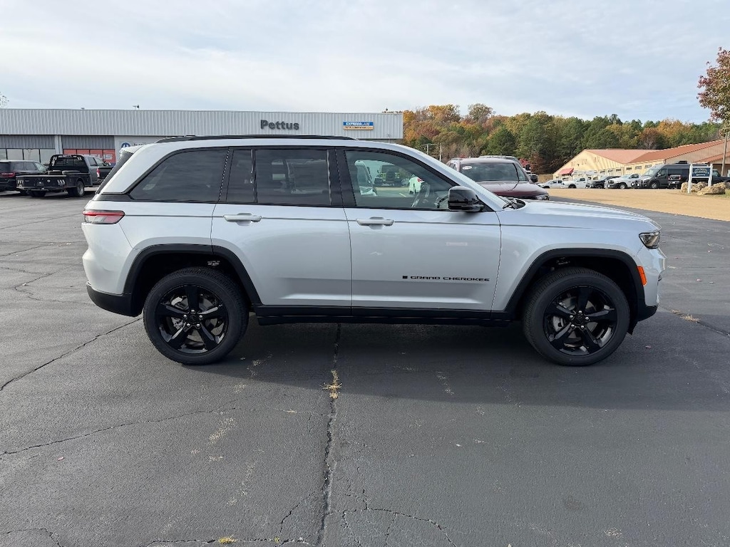 New 2025 Jeep Grand Cherokee Altitude X 4x4 Sport Utility